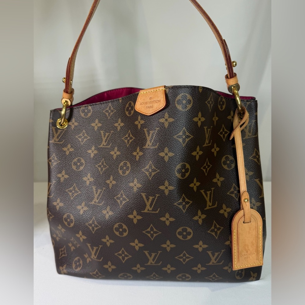 Louis Vuitton Monogram Graceful PM (small one)
Pivoine Interior